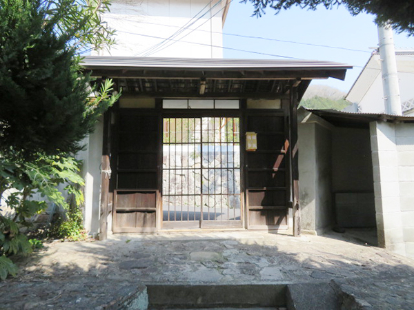 高梁市内山下の空き家（No.539） 写真2
